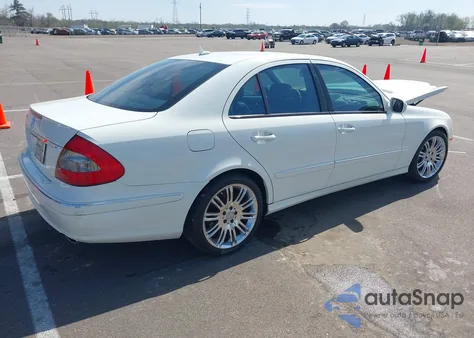 2007 Mercedes-Benz E 550 z USA, uszkodzony, nr VIN WDBUF72X97B041890